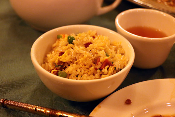 チャーハン。（福州炒飯 / Fried Rice, Foo Chow Style (Diced Assorted Seafood & Meat)）フルサイズは14.95ドル