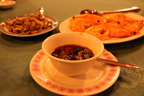 海老、ザーサイと中華スープ。
